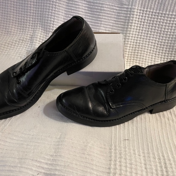 Handmade women’s Oxford shoes - Picture 2 of 3